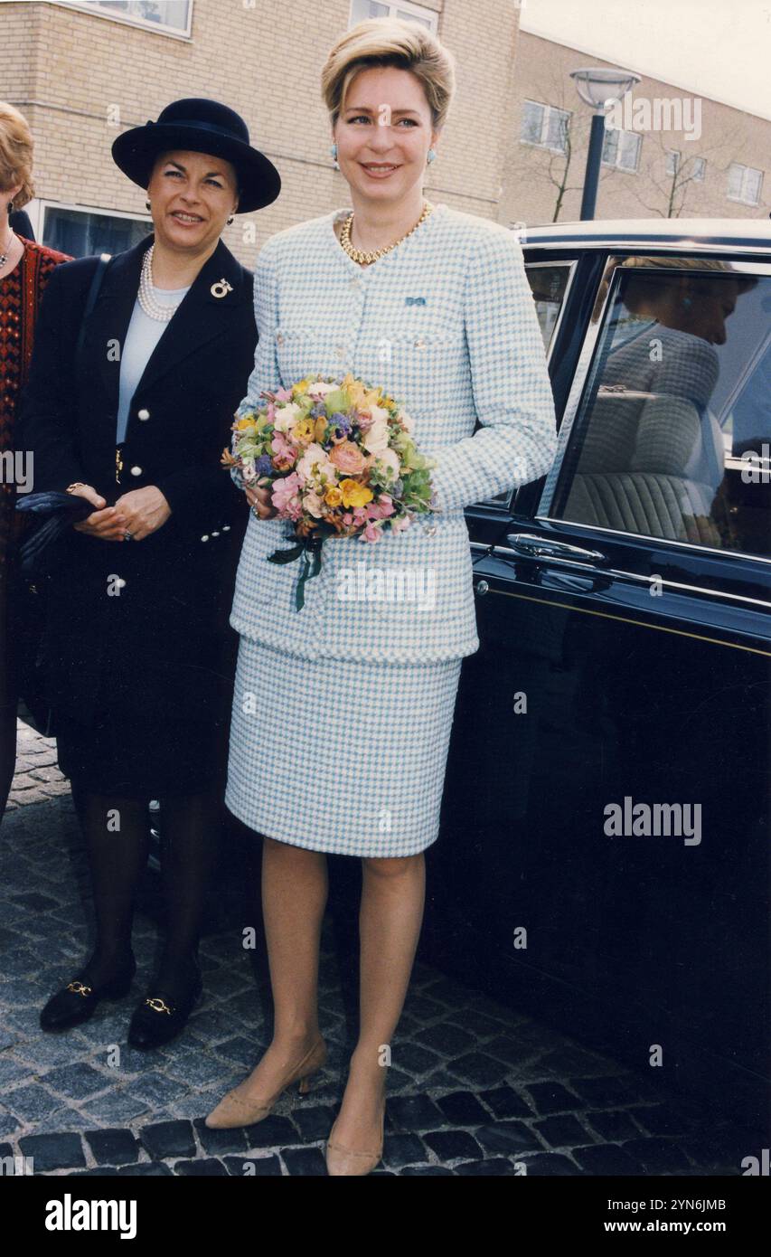 Kopenhagen/Dänemark/20. April 1998 /(historische Archivbilder) König Hussein und Königin noor von jordanien besuchen das Königreich Dänemark in Bildern König und Königin mit dänischer Königskönigin Margrethe II. Und verstorbenem Prinz henrik von dänemark, König besucht am Nachmittag Büro für Pressekonferenz und parlament in kopenhagen dänemark. (Foto. Francis Joseph Dean/Dean Pictures) (nicht für kommerzielle Zwecke) Stockfoto