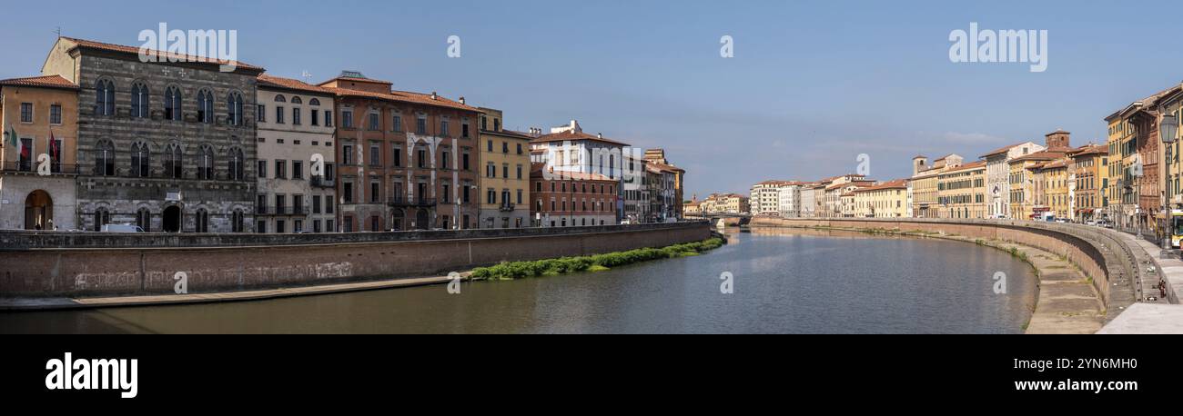 Alte malerische Häuser am Ufer des Arno in Pisa, Italien, Europa Stockfoto