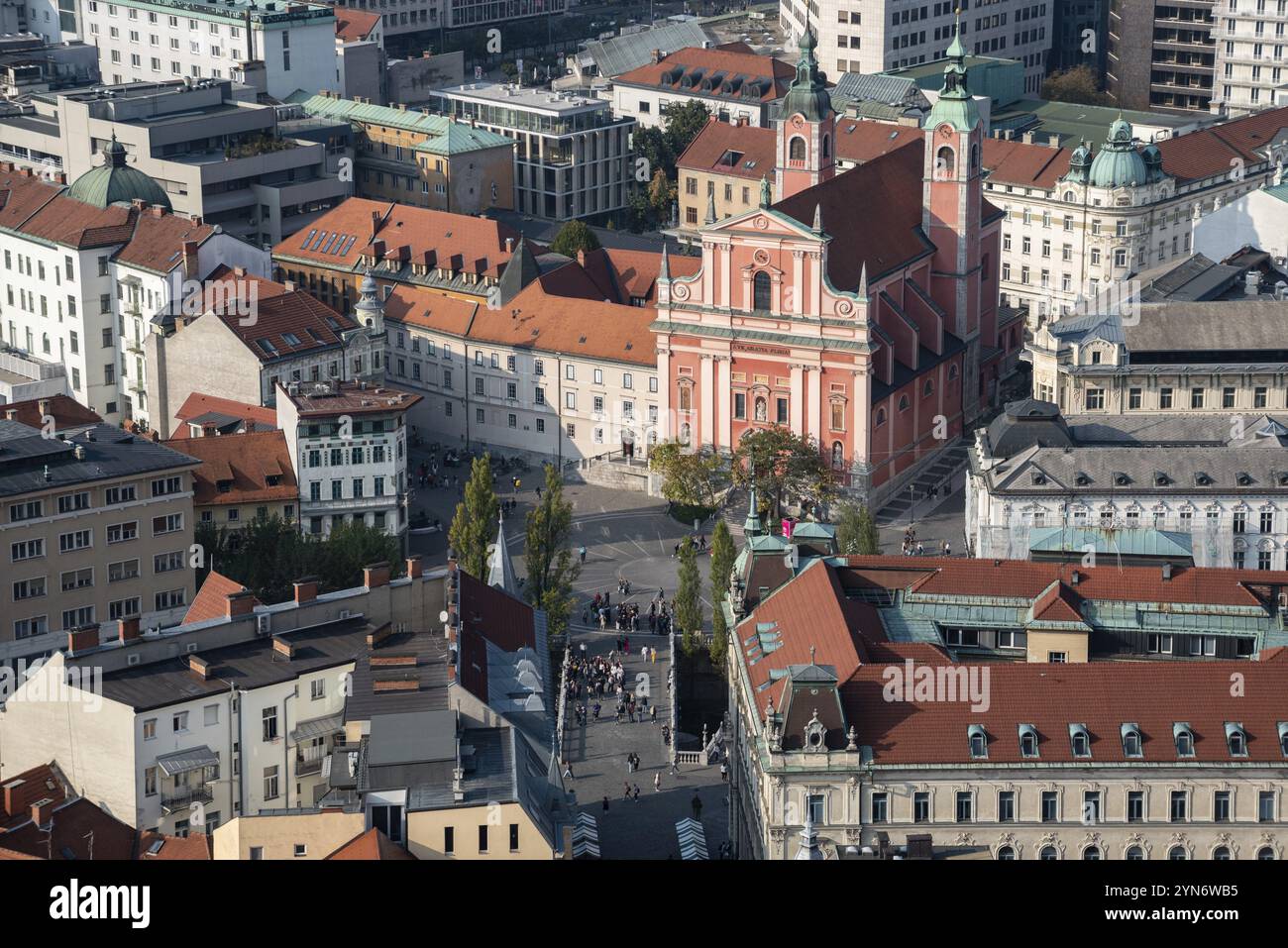 Luftaufnahme der Kirche der Verkündigung und des Platzes Preseren in Ljubljana, der Hauptstadt Sloweniens Stockfoto