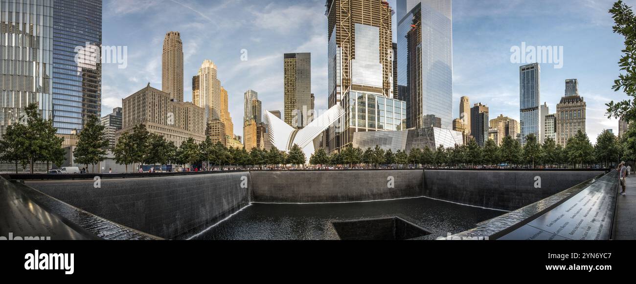 NEW YORK, USA, 25. AUGUST 2019: Ikonisches One World Trade Center-Denkmal in Downtown Manhattan, USA, Nordamerika Stockfoto