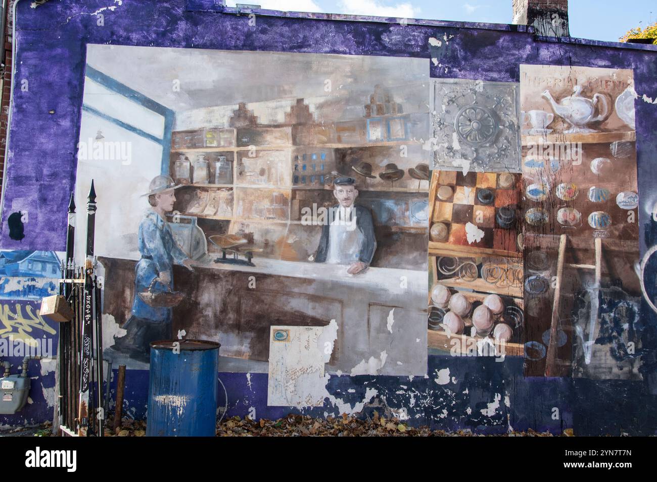 Historische Einkaufsmöglichkeiten in einem Wandgemälde eines Kaufhauses an der Kingston Road in Scarborough, Toronto, Ontario, Kanada Stockfoto