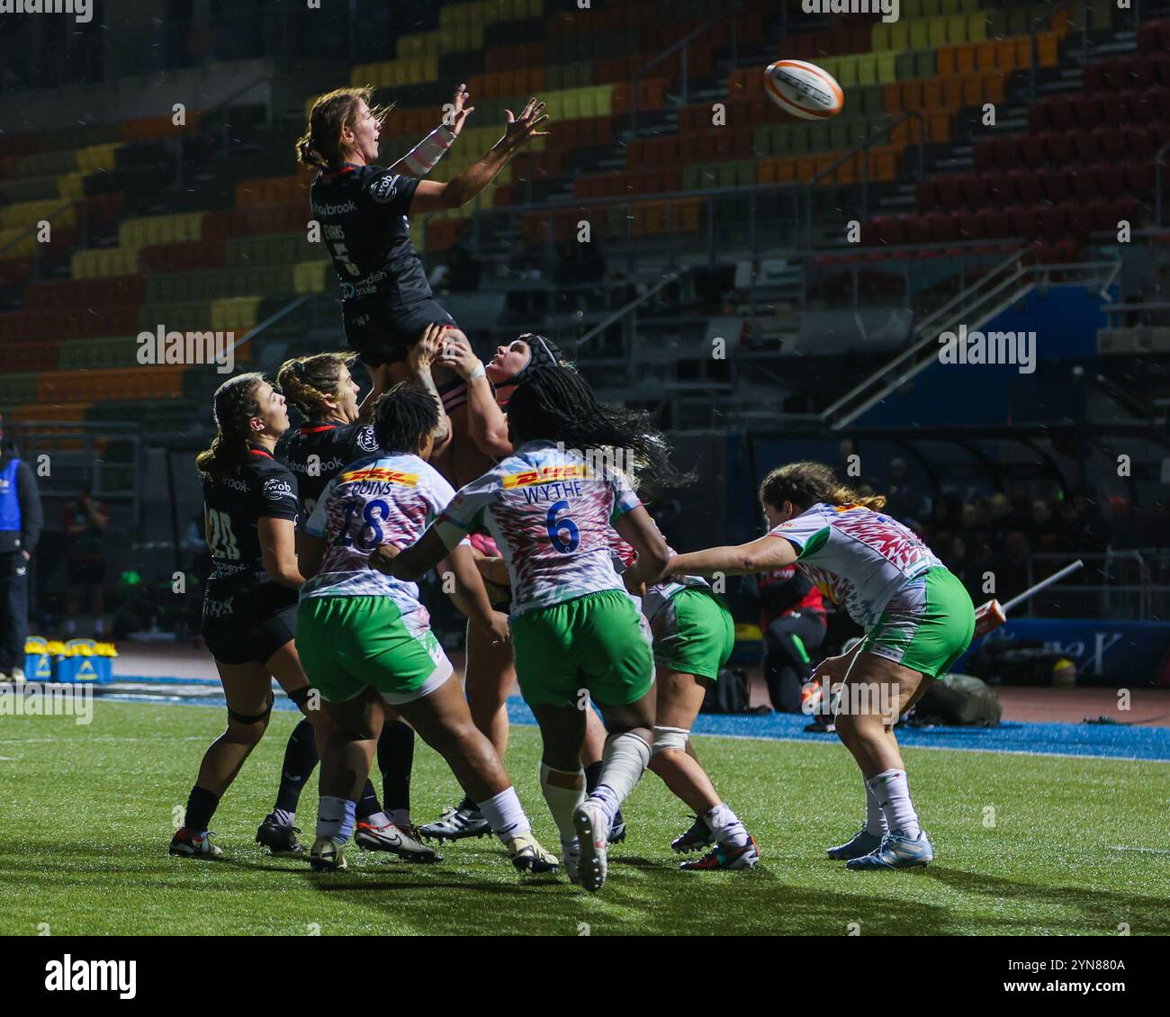 London, Großbritannien. November 2024. Saracens Women gegen Harlequins Women's Duel im StoneX Stadium für Runde 7 der Saison 2024/25. UK © ️ Credit: Elsie Kibue/Alamy Live News Stockfoto