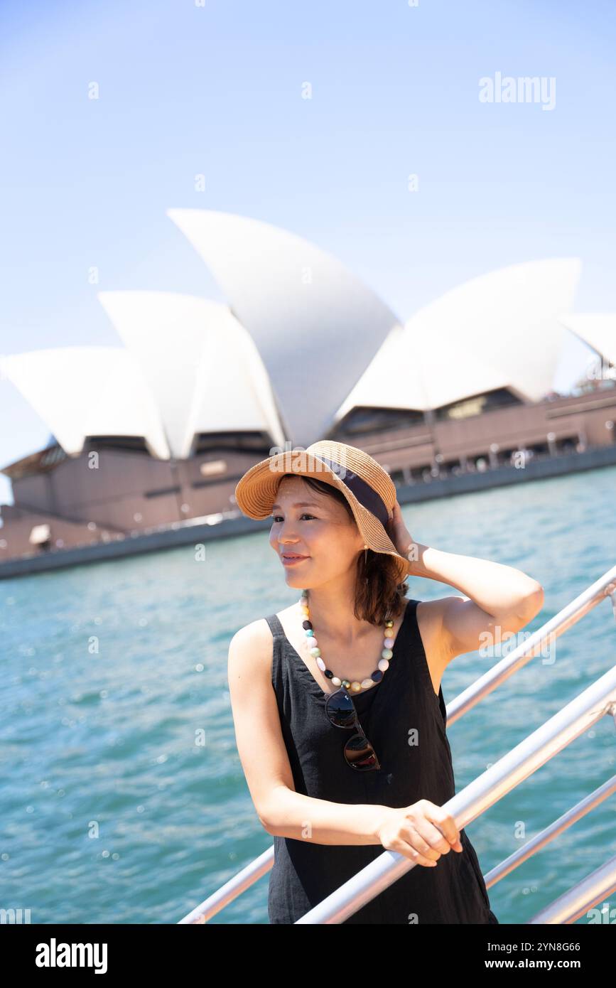 Frau auf einem Boot in Sydney, Australien. Stockfoto