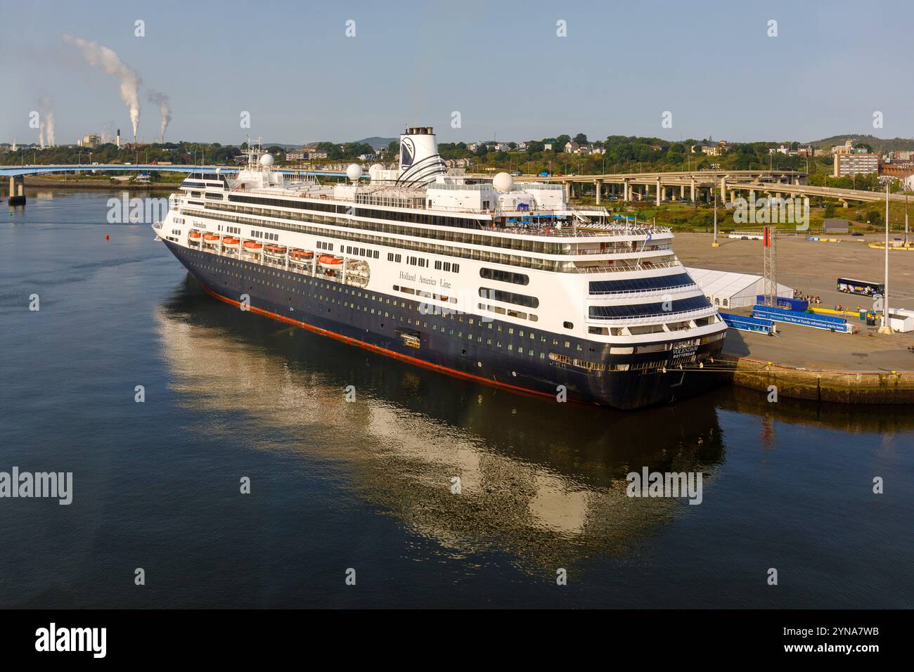 Kanada, Provinz du Nouveau-Brunswick, la Ville de Saint-John (Saint-Jean), le Port, les quais, navire de croisière Volendam Stockfoto