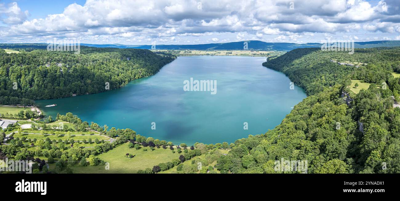 Frankreich, Jura, Fontenu, Chalain See (Luftaufnahme) Stockfoto