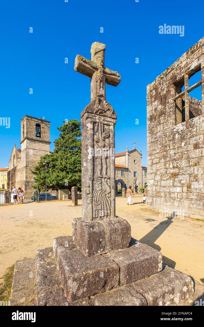 Portugal, nördliche Region, Barcelos, Bühne auf dem portugiesischen Zentralweg, einer der Wege nach Santiago de Compostela, Palast der Grafen von Barcelos aus dem 15. Jahrhundert, Kreuz Senhor do Galo Stockfoto