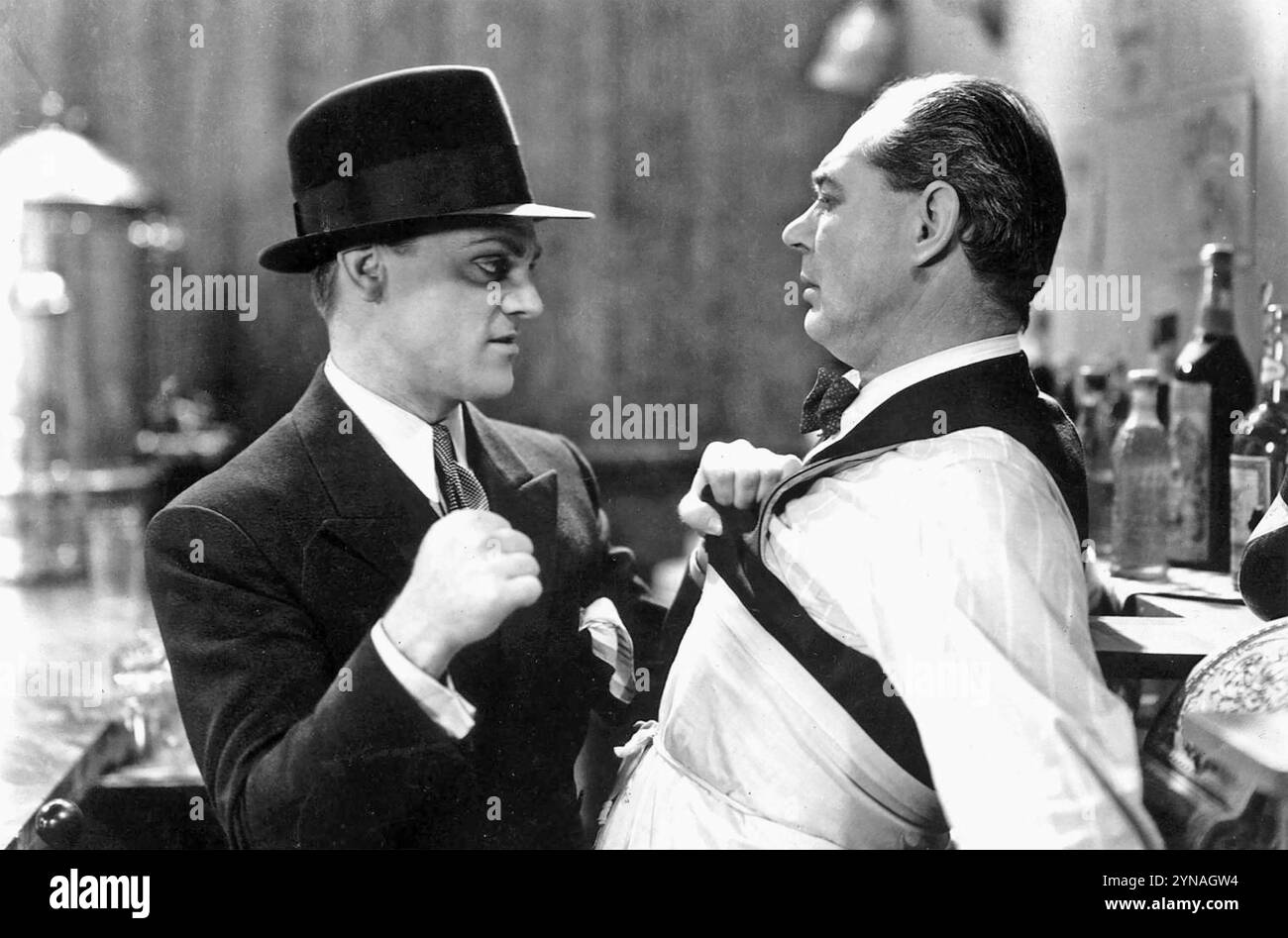 THE PUBLIC ENEMY Warner Bros.-Film 1931 mit James Cagney links als Tom Powers Stockfoto