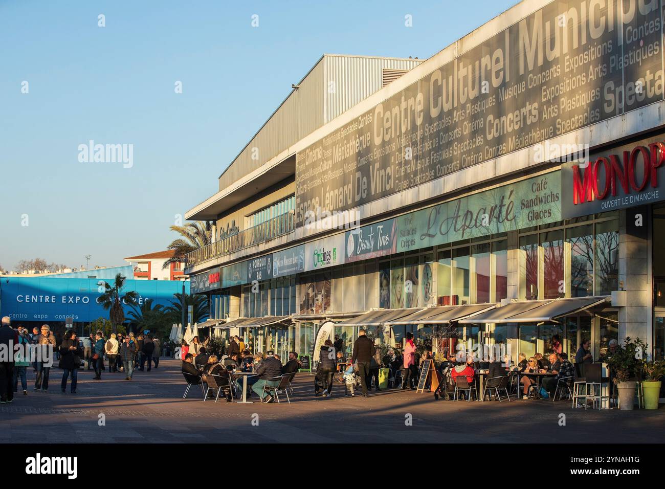 Frankreich, Alpes Maritimes (06), Mandelieu La Napoule, Place de France, Restaurant Stockfoto