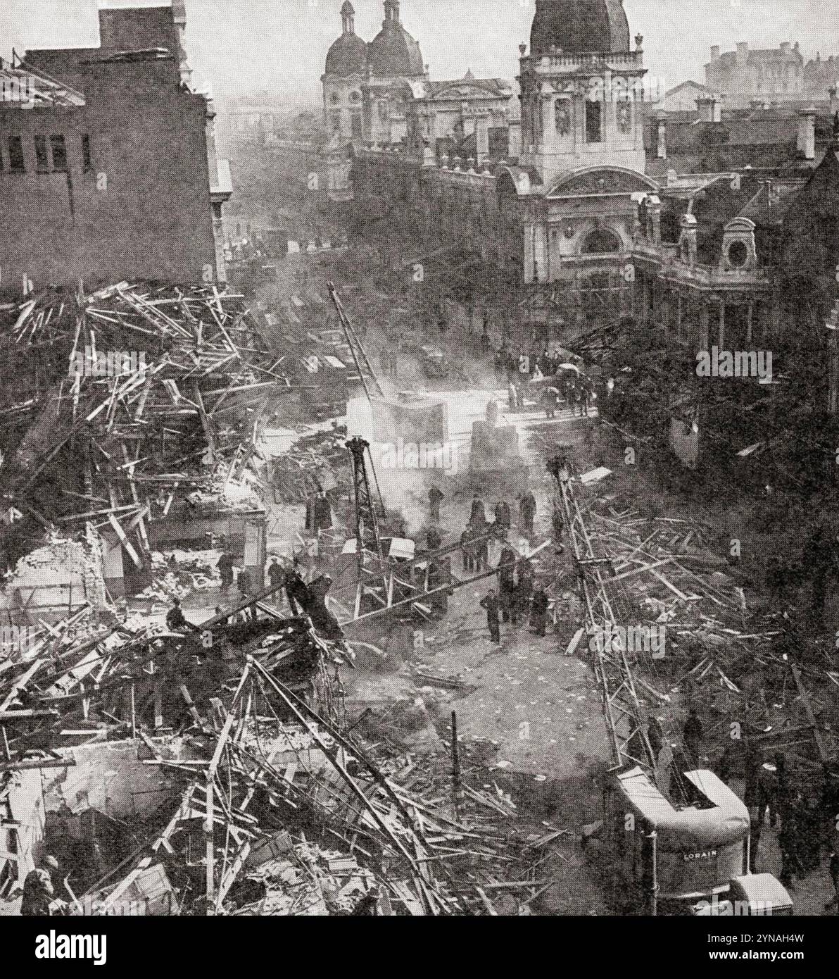 SMITHFIELD MARKET, London, nachdem eine V-2-Rakete 1945 die Nordseite der Charterhouse Street getroffen hatte Stockfoto