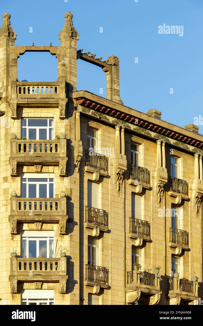 Frankreich, Meurthe et Moselle, Nancy, Detail der Fassade des ehemaligen Hotels d'Angleterre (England Hotel) im Jugendstilstil, erbaut von den Architekten Lucien Weissenburger und Alexandre Mienville zwischen 1910 und 1911, heute ein Apartmentgebäude in der Rue Henri Poincare Stockfoto