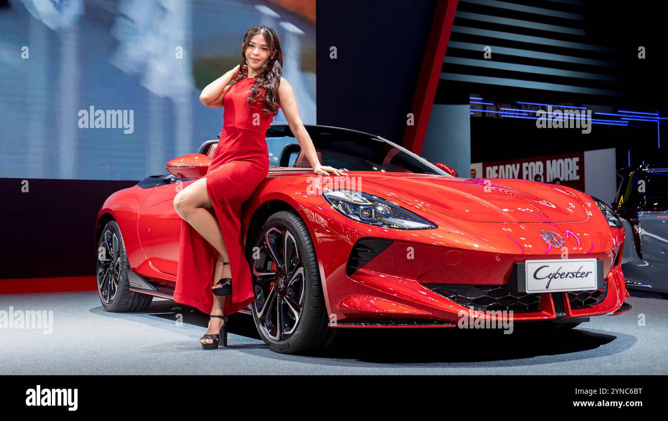 Schöne Frauen an jedem Stand der Autohersteller Stockfoto