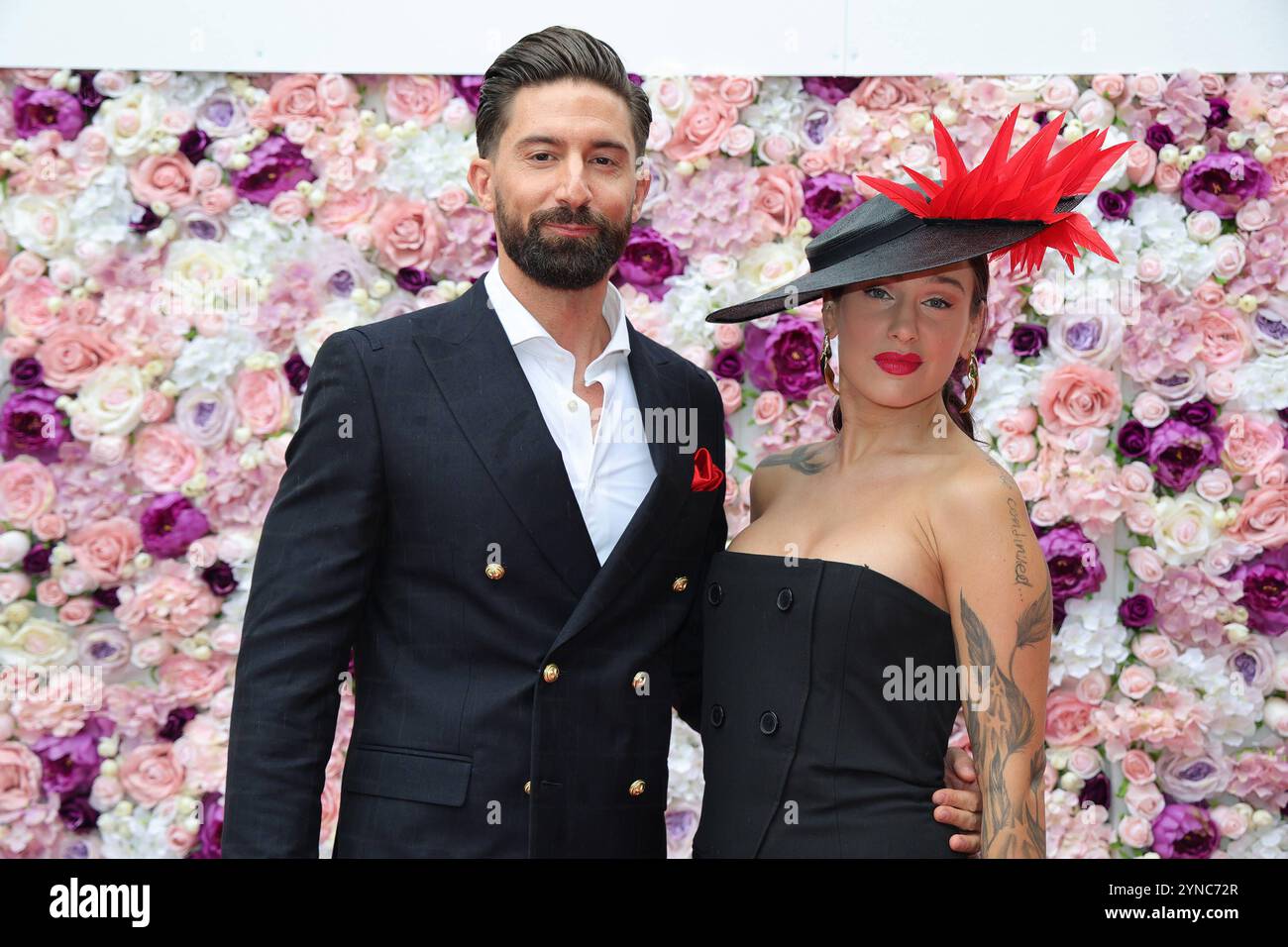 18.08.2024, Hannover, Niedersachsen, Deutschland - Sebastian Fobe, Fitness- und Personal Trainer und Liza Waschke, Schauspielerin. Aussen, Aussenaufnahme, Blick in die Kamera, Blickkontakt, deutsch, Deutschland, Europa, europaeisch, Fitnesstrainer, Fobe, Hannover, Kamerablick, Liza Waschke, Niedersachsen, Persoenlichkeit, Personaltrainer, Portraet, Porträt, QF, Querformat, Reality-TV-Stars, Reality-TV-Teilnehmer, Schauspielerin, Sebastian Fobe, Waschke, Westeuropa 240818D1764HANNOVER.JPG *** 18 08 2024, Hannover, Niedersachsen, GER Sebastian Fobe, Fitness- und Personal Trainer und Liza Waschke, Schauspielerin Stockfoto