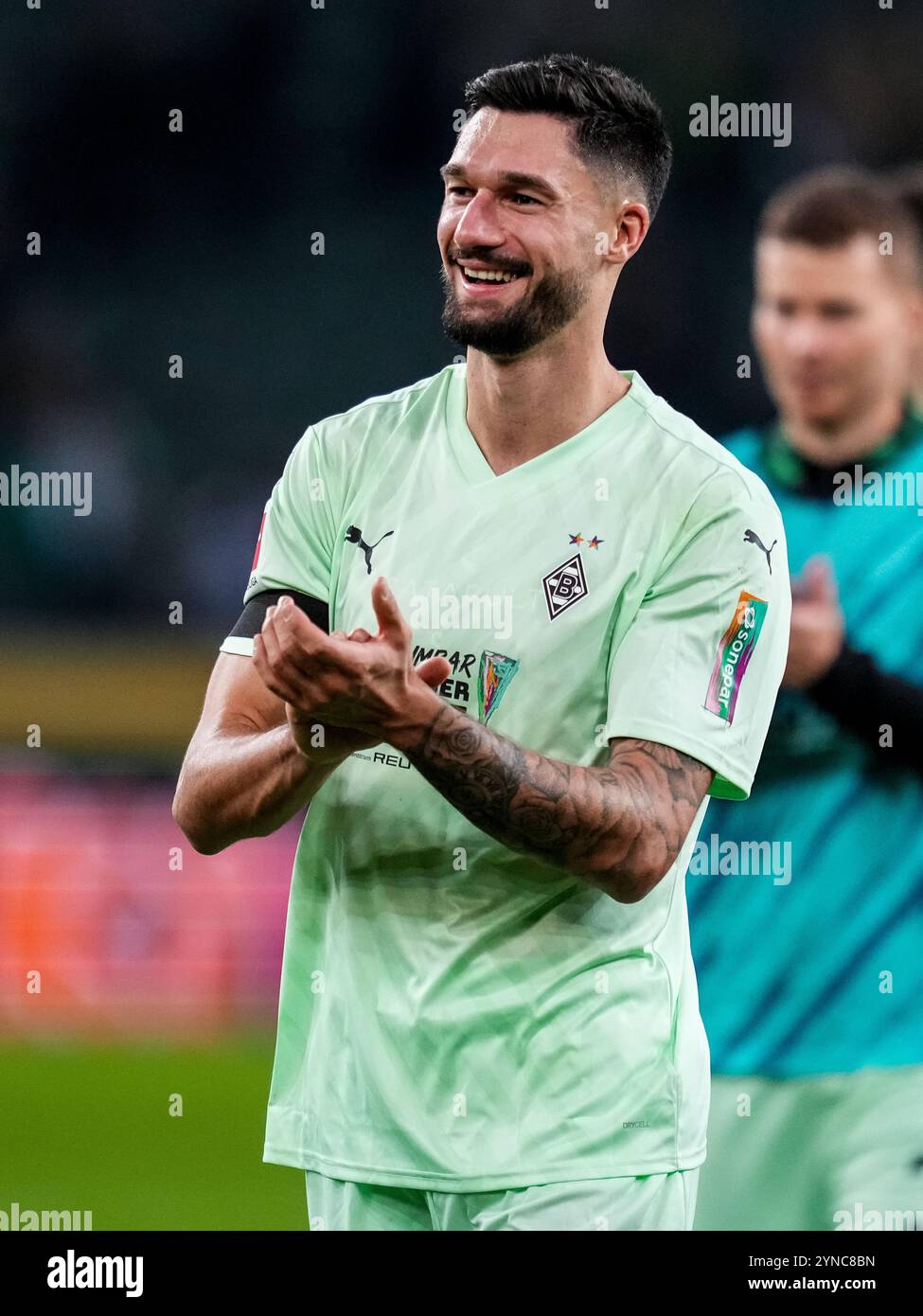 MÖNCHENGLADBACH – 24. NOVEMBER: Tim Kleindienst aus Borussia Mönchengladbach applaudiert beim Bundesliga-Spiel zwischen Borussia Mönchengladbach und FC St. Pauli 1910 im Borussia-Park am 24. November 2024 in Mönchengladbach. (Foto: Rene Nijhuis/MB Media) Stockfoto