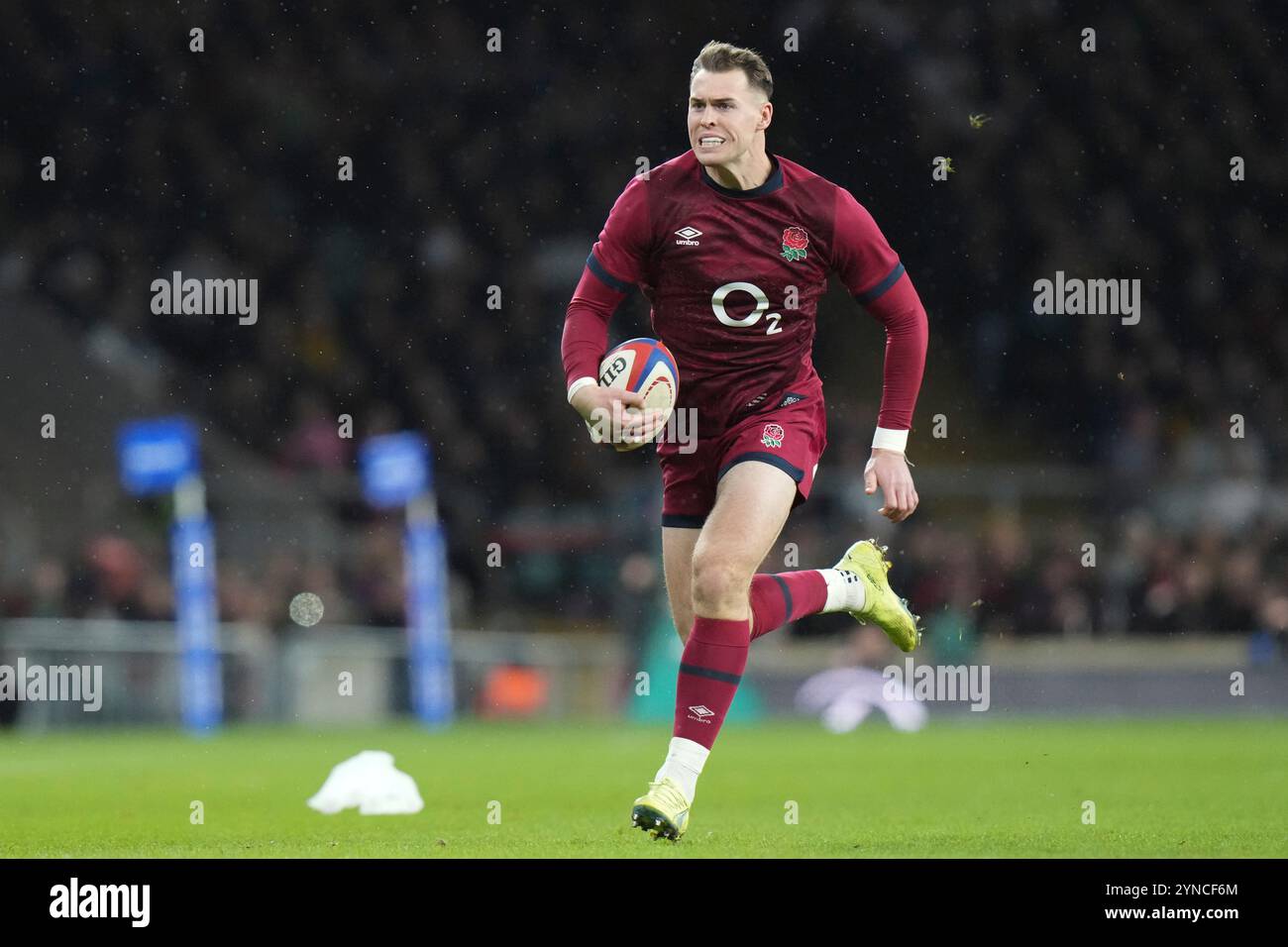 24. November 2024; Allianz Stadium, London, England: Herbst Rugby International, England gegen Japan; Tom Roebuck aus England läuft mit dem Ball Stockfoto