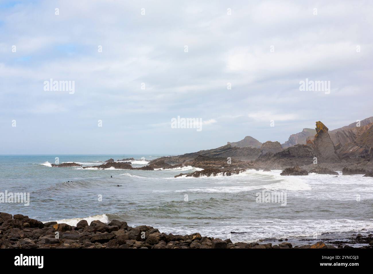 Ebbe am Warren Beach in der Nähe des Hartland Quay, North Devon Coast, Großbritannien Stockfoto