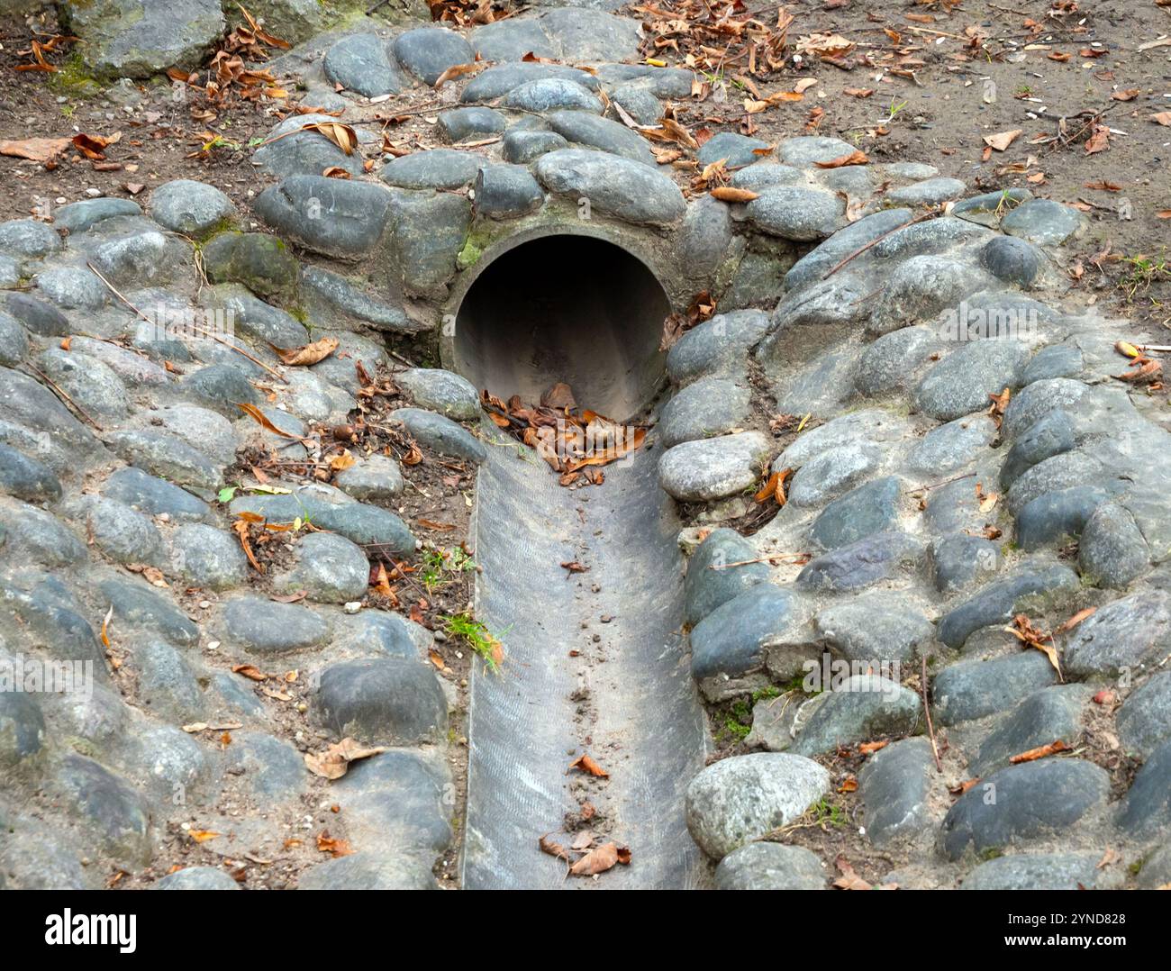 Das Entwässerungssystem des Zentralparks Kislowodsk Stockfoto