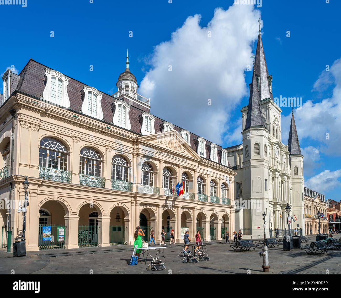 Cabildo und St Louis Cathedral, Jackson Square, New Orleans, Louisiana, USA Stockfoto