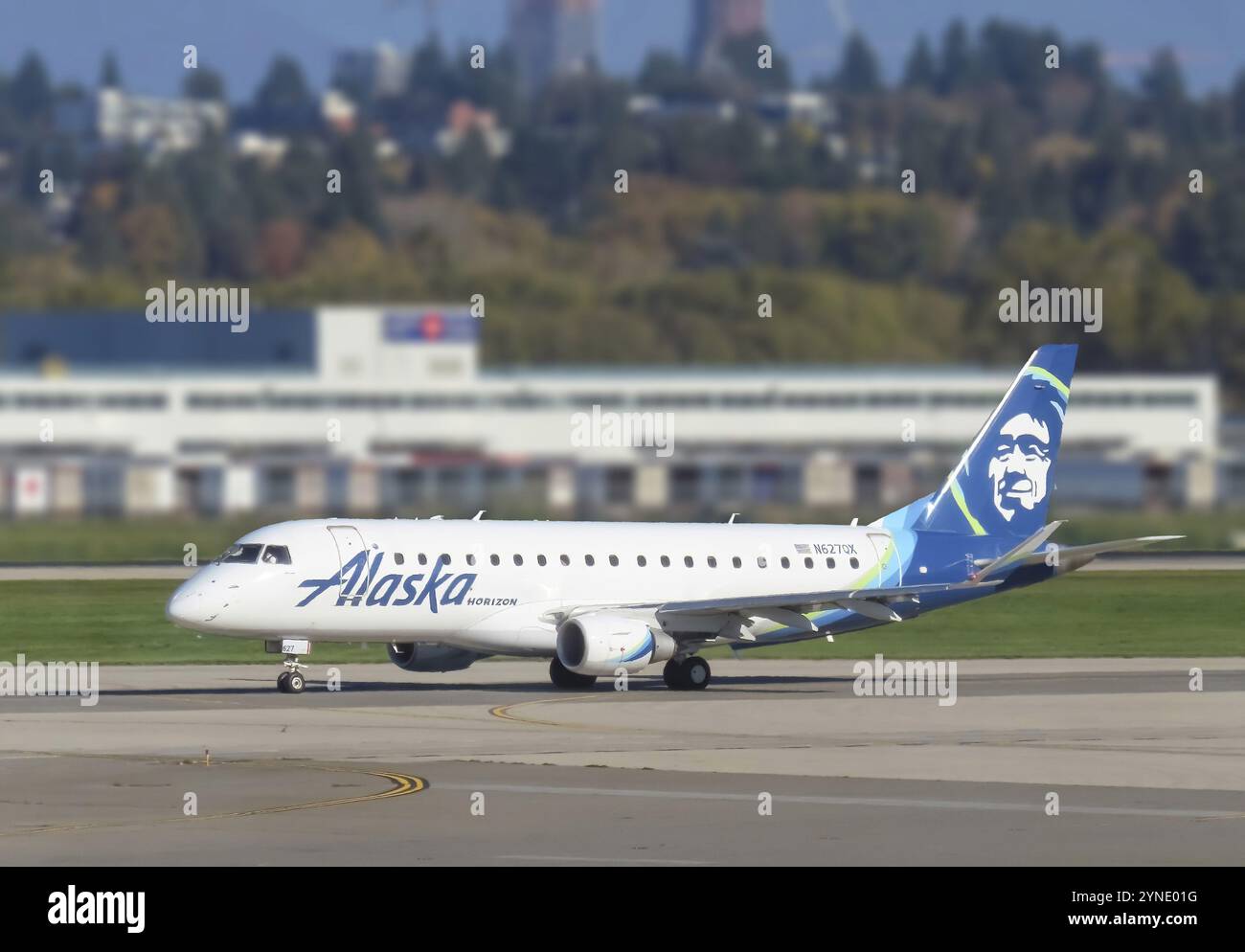 Vancouver, BC, Kanada. Dezember 2023. Ein Alaska-Flugzeug am Flughafen Stockfoto