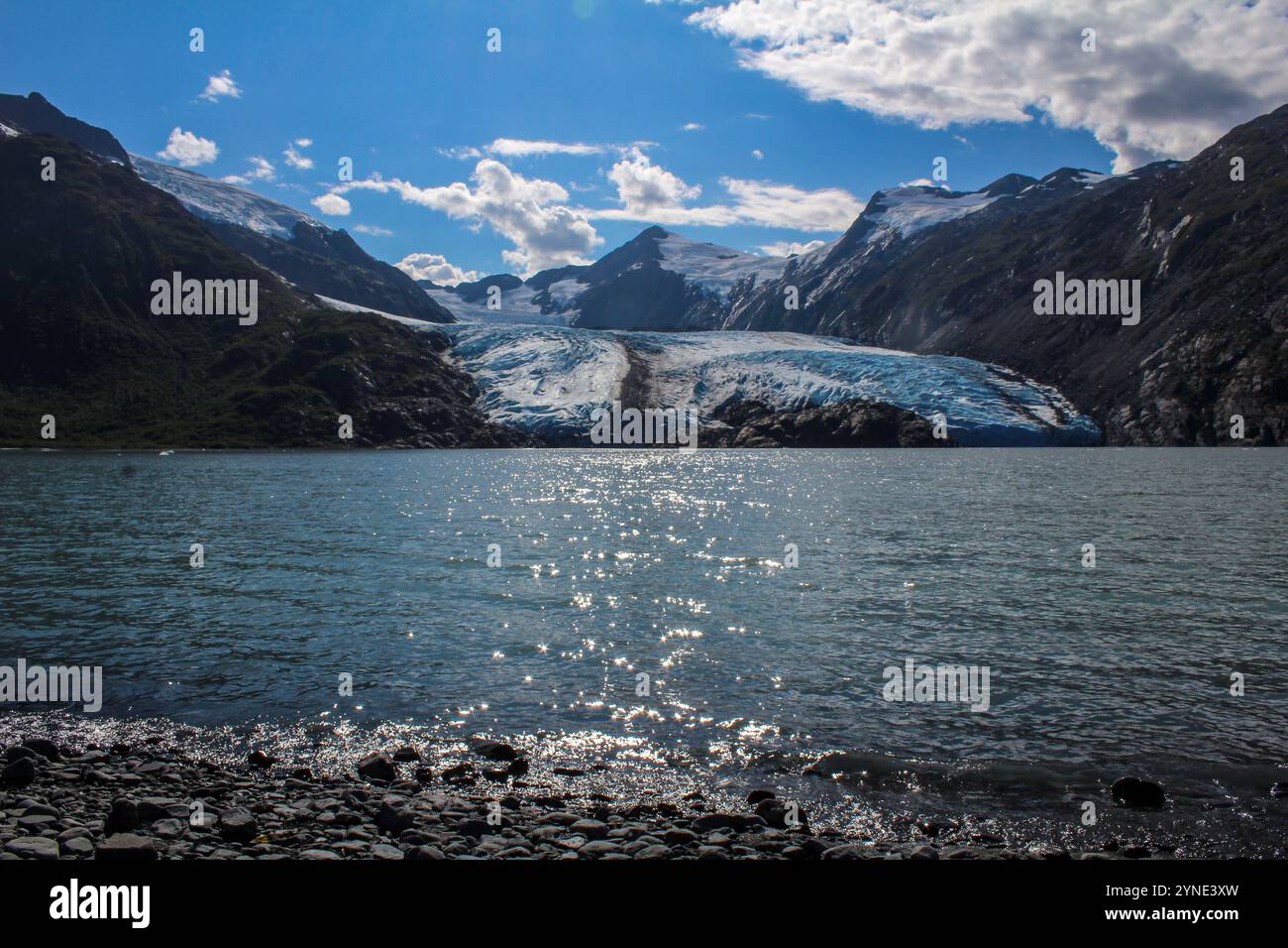 Portage-Gletscher von unten Stockfoto