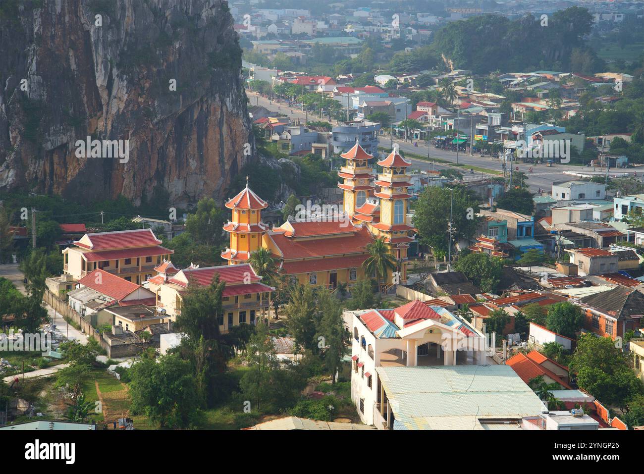 Blick auf den Thanh That Trung Son buddhistischen Tempel in den Marmorbergen. Da Nang, Vietnam Stockfoto