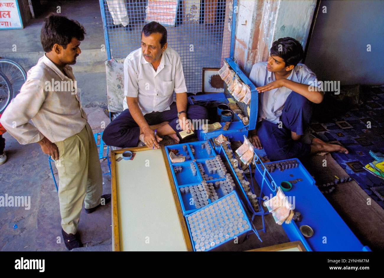 Indien, Jodhpur. Geldwechsler. Stockfoto