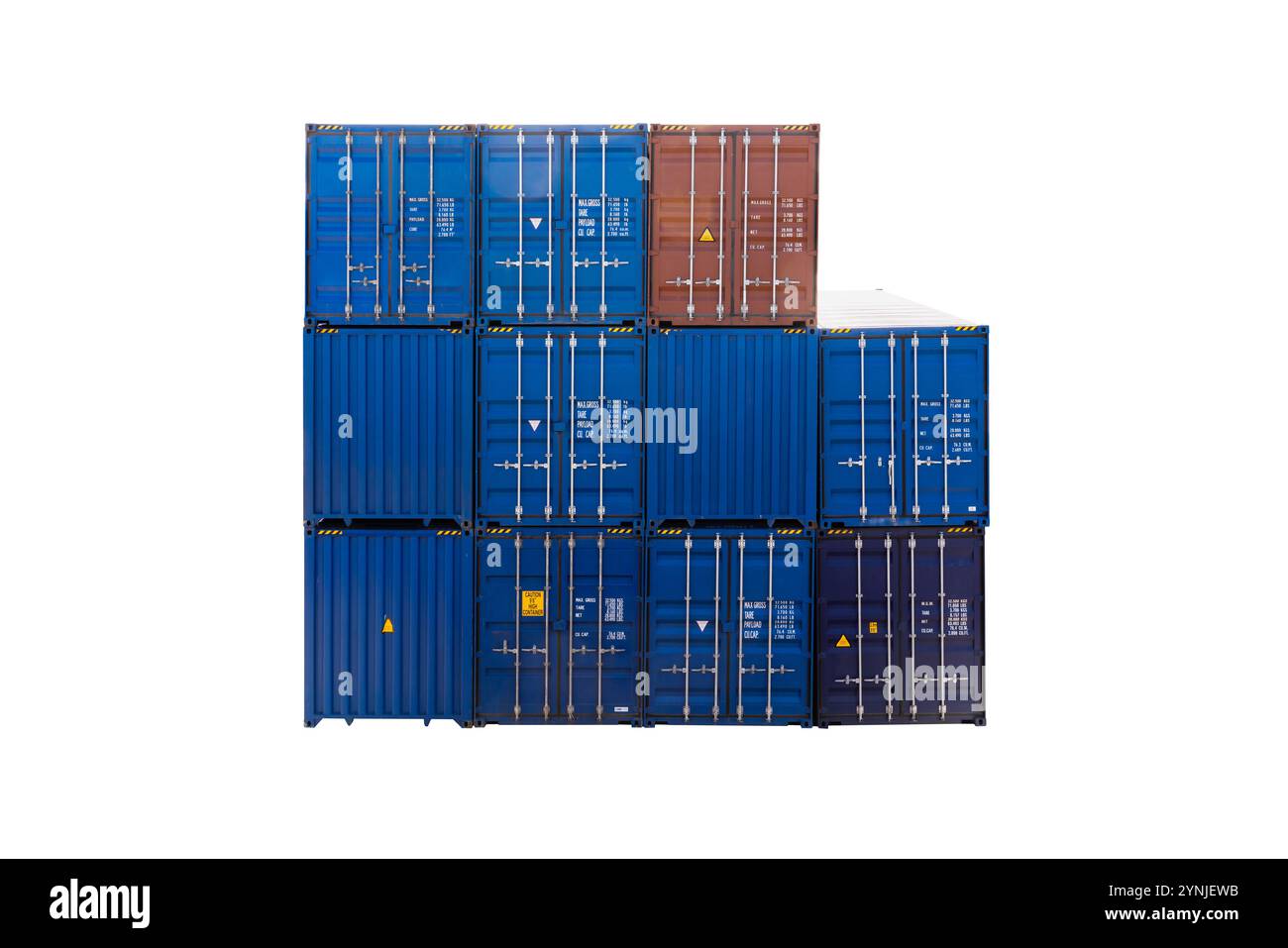 Gestapelte Standard-Frachtcontainer isoliert auf weißem Hintergrund, Vorderansicht Stockfoto