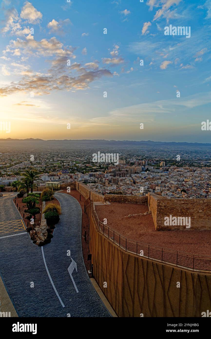 Parador de Lorca, Burg, Castillo de Lorca, Ortsansicht, Sonnenaufgang Stockfoto