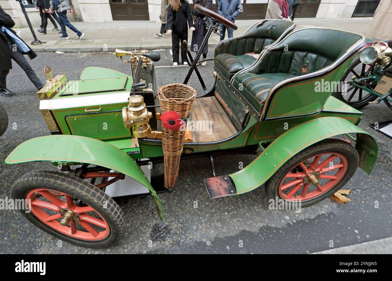 Seitenansicht der A 1904, Peugeot, in der Pall Mall während des St. James Motoring Spectacular Stockfoto