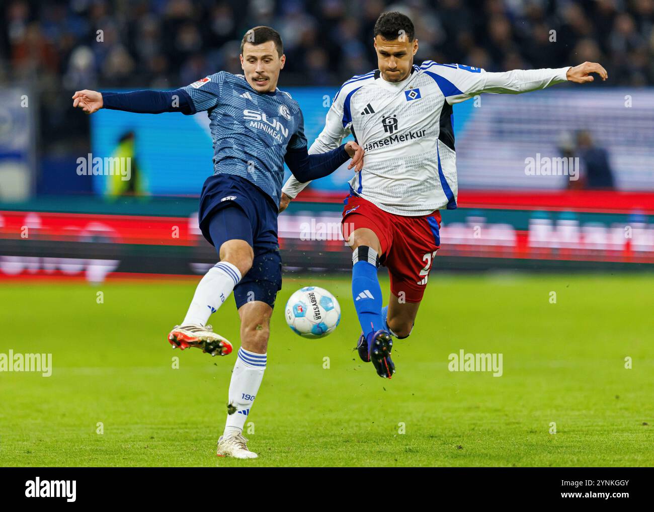 firo: 23.11.2024, Fußball, 2. Liga, 2. Bundesliga, Saison 2024/2025, HSV Hamburg Hamburg - Schalke 04 - Stockfoto