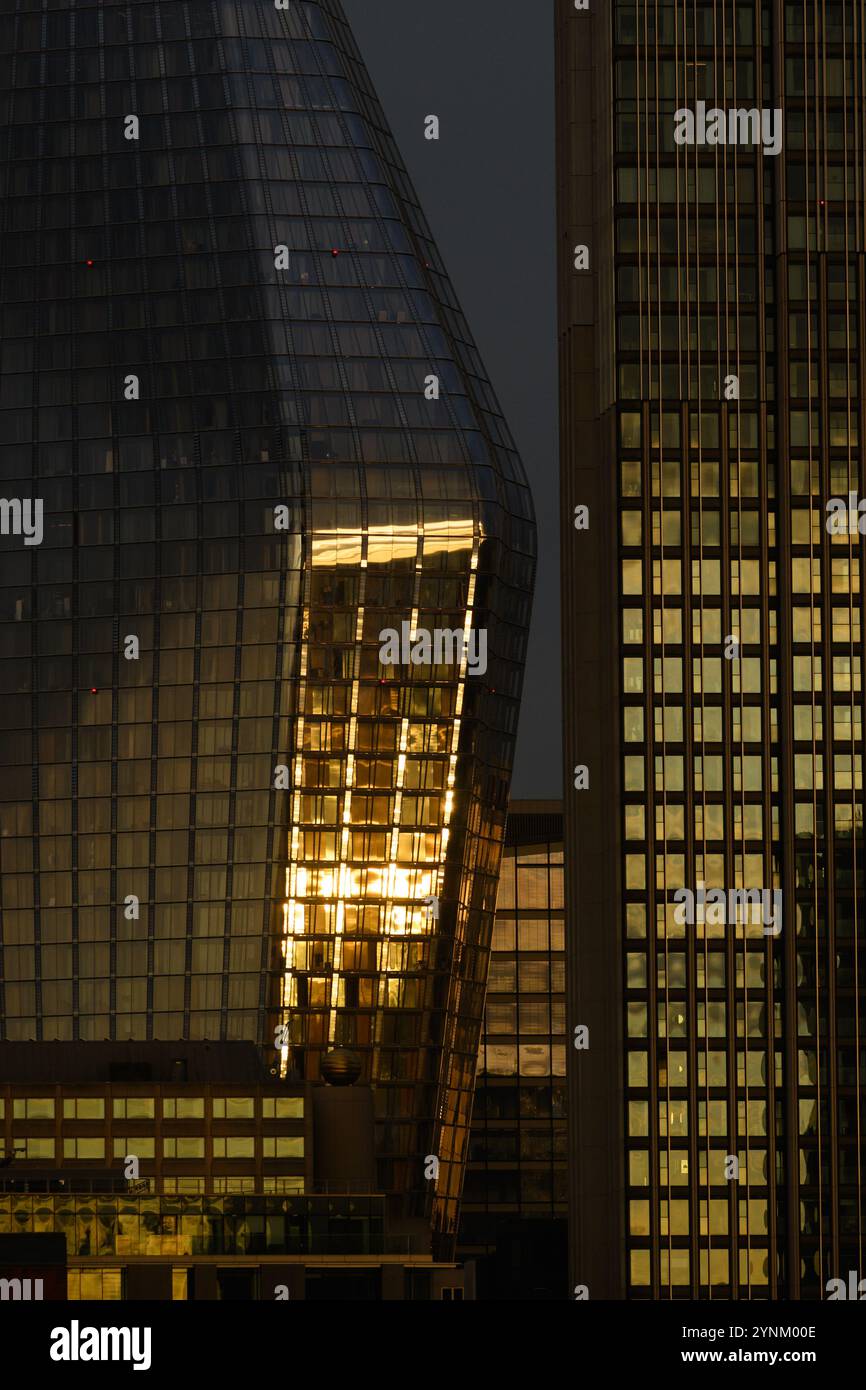 1 Blackfriars Road und Southbank Tower (L-R), London, Großbritannien. 1 Blackfriars, London, Großbritannien. Oktober 2024 Stockfoto