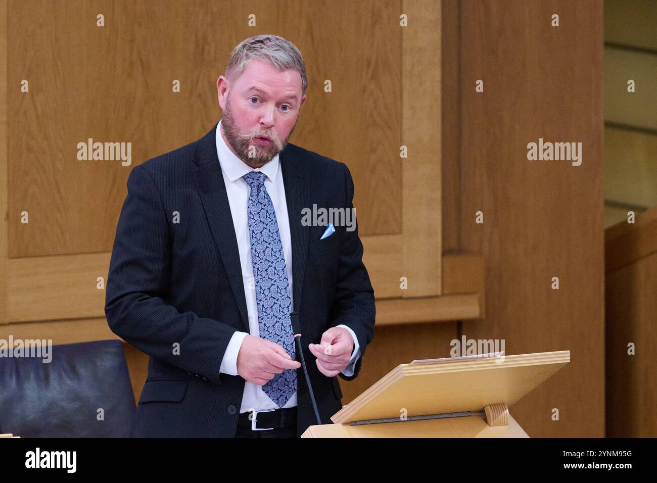 Edinburgh Schottland, Vereinigtes Königreich 26. November 2024. Jamie Greene MSP in der Phase 2 Proceedings on Prisons (Early Release) (Scotland) Bill. Credit sst/alamy Live News Stockfoto