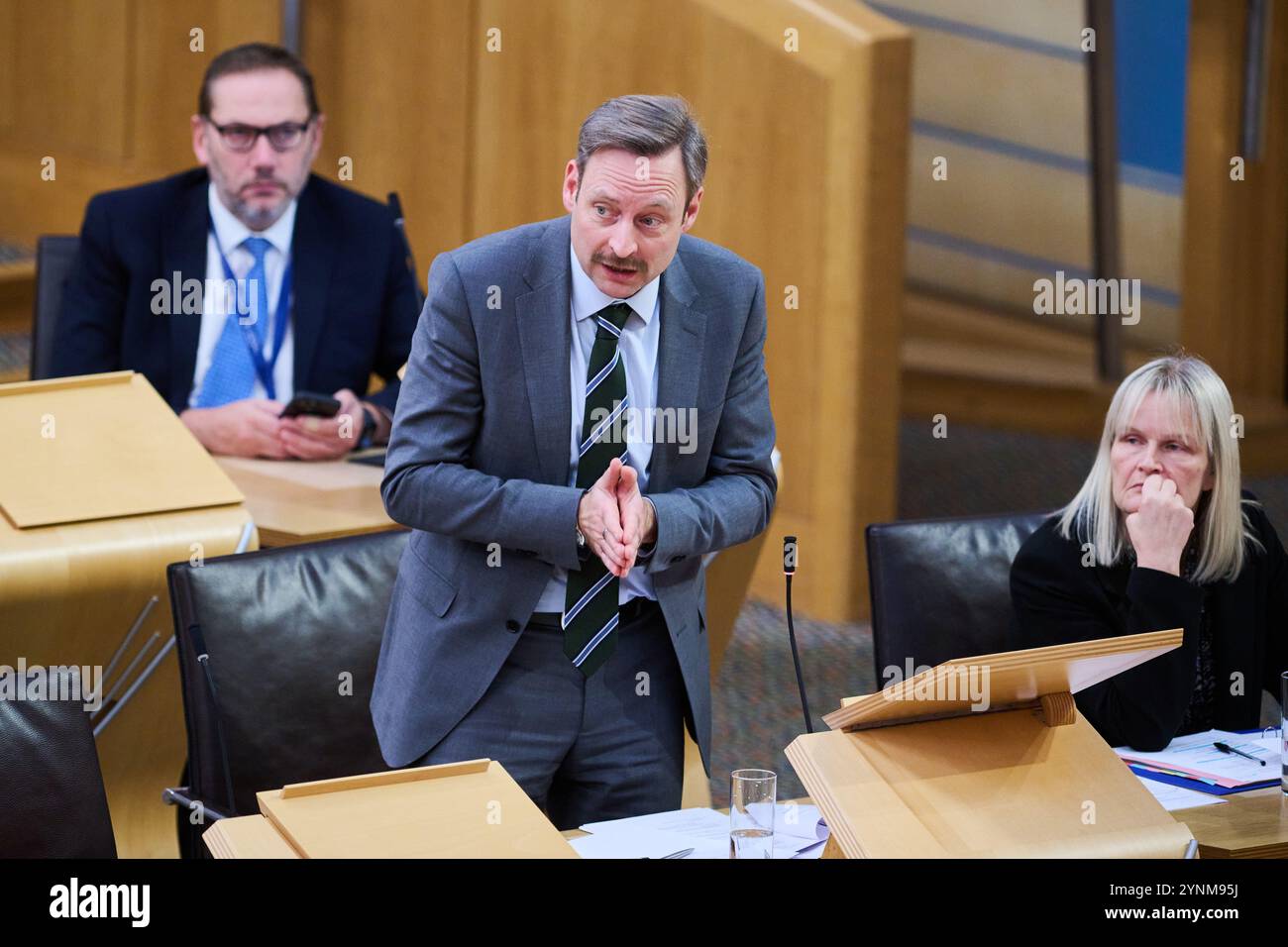 Edinburgh Schottland, Vereinigtes Königreich 26. November 2024. Liam Kerr MSP in der Phase 2 Proceedings on Prisons (Early Release) (Scotland) Bill. Credit sst/alamy Live News Stockfoto