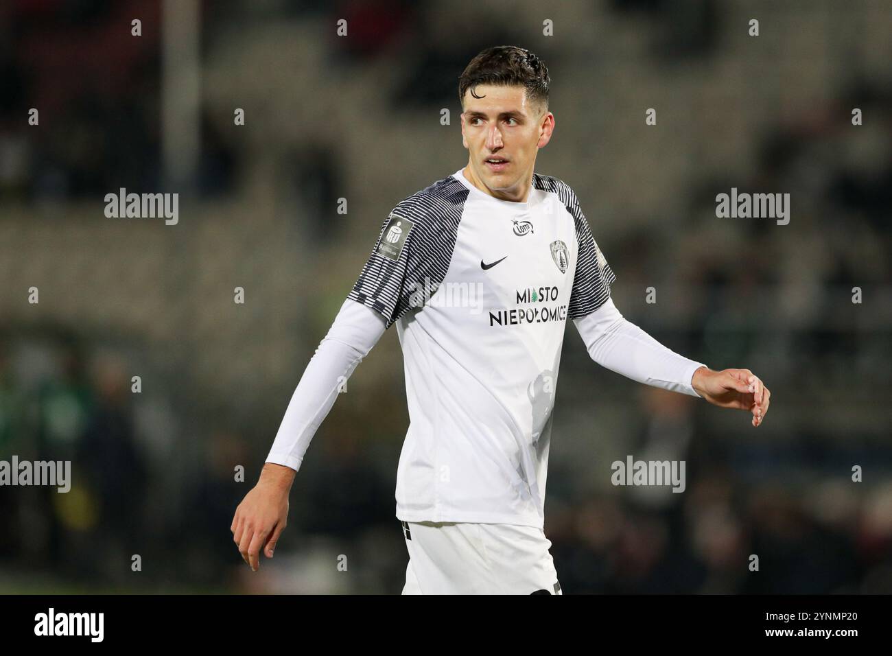 Krakau, Polen. November 2024. Michalis Kosidis von Puszcza Niepolomice wurde während des Fußballspiels der polnischen Liga PKO BP Ekstraklasa 2024/2025 zwischen Puszcza Niepolomice und Widzew Lodz im Cracovia Stadion gesehen. Endpunktzahl: Puszcza Niepolomice 2:0 Widzew Lodz. (Foto: Grzegorz Wajda/SOPA Images/SIPA USA) Credit: SIPA USA/Alamy Live News Stockfoto