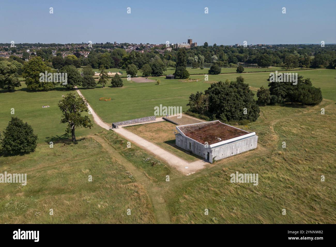 Aus der Vogelperspektive auf das Hypocaustgebäude und das römische Mosaikgebäude, St. Albans, Großbritannien. Stockfoto