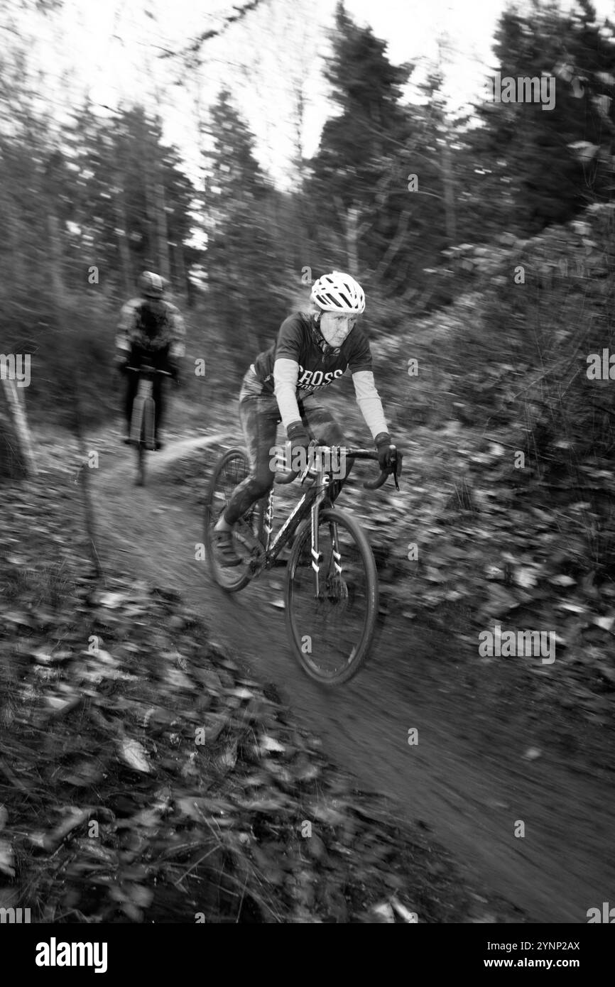 WA26253-00-BW..... WASHINGTON – Cyclocross-Rennen für Damen im North SeaTac Park, Stadt SeaTac. Kat. 3-4 /40+ 50+ 60+ Vicky Spring MR#S1 Stockfoto