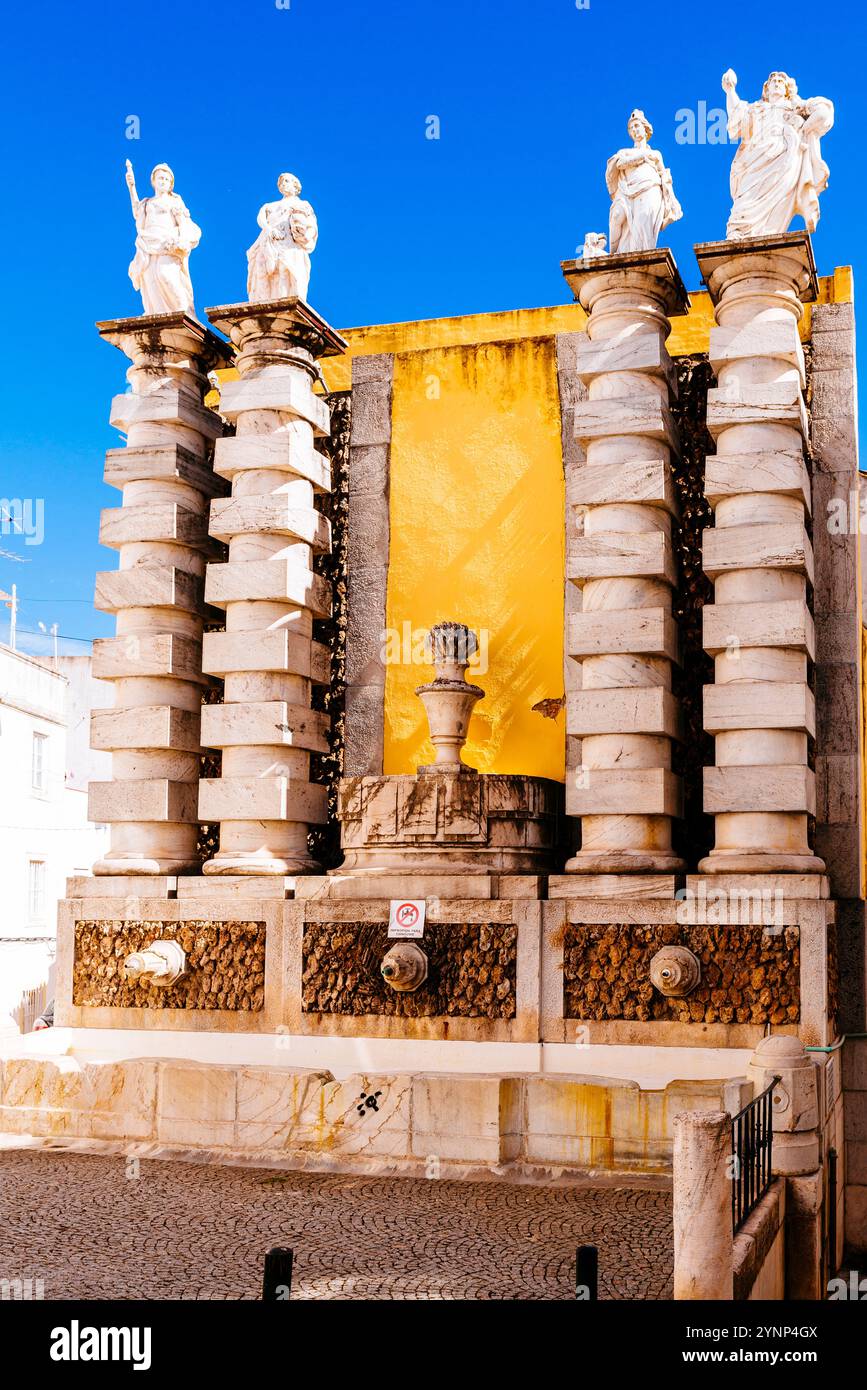 St. Lawrence Brunnen, Altstadt. Elvas, Alentejo, Portugal, Europa. Stockfoto
