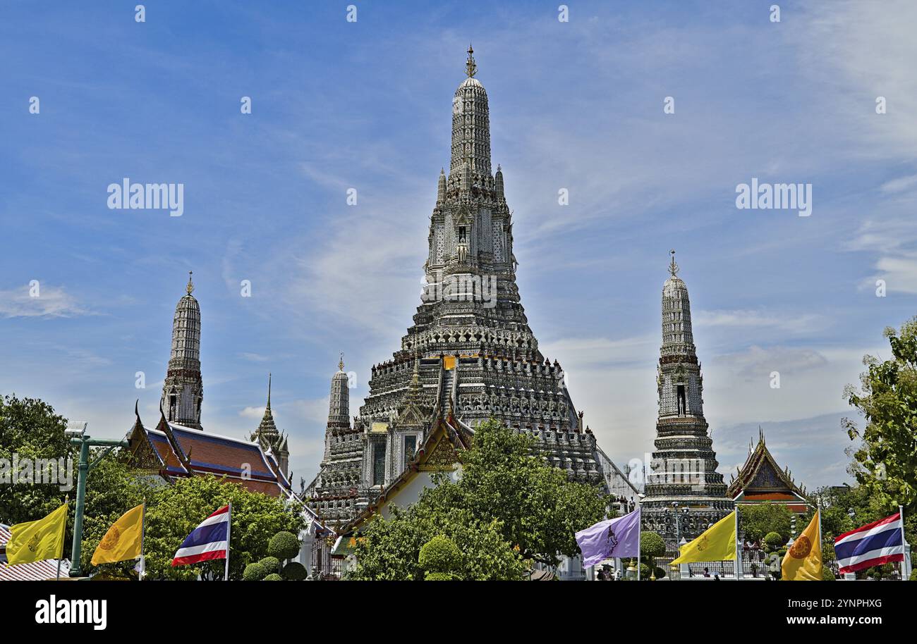 Wat Arun Thailand Tempelkomplex an einem hellen Tag Stockfoto