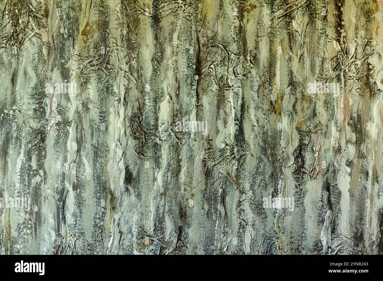 Nahaufnahme eines abstrakten Gemäldes, das Baumrinde und Waldtexturen ähnelt, mit Erdtönen und komplizierten Mustern. Perfekt für die Natur Stockfoto