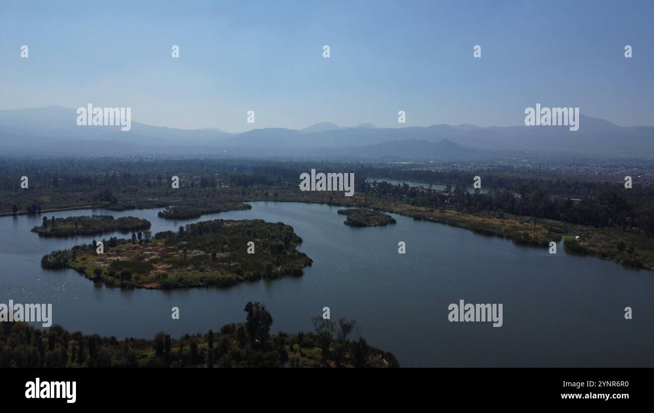 Aus der Vogelperspektive des Xochimilco Ecological Park, ein Naturschutzgebiet der Ejidos von Xochimilco und San Gregorio Atlapulco. Ein Drittel des Parks ist Stockfoto