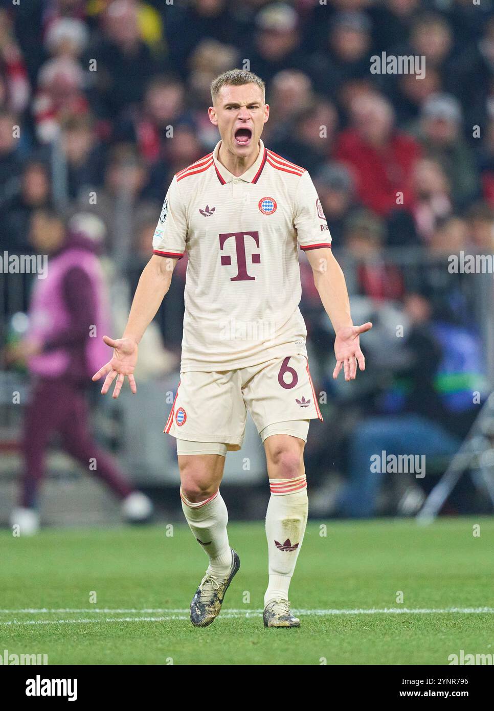 München, Deutschland. November 2024. Joshua KIMMICH, FCB 6 in der Liga Phase MD5 Spiel FC BAYERN MÜNCHEN - PARIS SG des Fußballs UEFA Champions League in der Saison 2024/2025 in München, 26. November 2024, FCB, 5. Spieltag, München Fotograf: ddp Images/STAR-Images Credit: ddp Media GmbH/Alamy Live News Stockfoto