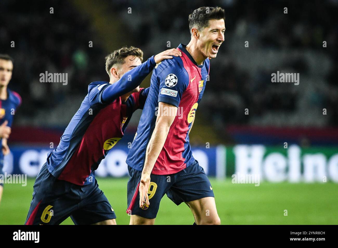 Barcelona, Espagne. November 2024. Robert LEWANDOWSKI aus Barcelona feiert sein Tor mit Pablo Martin PAEZ GAVIRA (Gavi) aus Barcelona während des Fußballspiels UEFA Champions League, League Phase MD5 zwischen FC Barcelona und Stade Brestois 29 (Brest) am 26. November 2024 in Estadi Olimpic Lluis Companys in Barcelona, Spanien - Foto Matthieu Mirville (S Ros)/DPPI Credit: DPPI Media/Alamy Live News Stockfoto