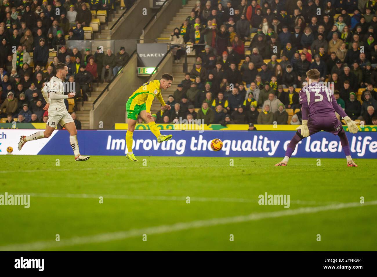Ante Crnac von Norwich City erzielte 5-1 Punkte während des Sky Bet Championship-Spiels zwischen Norwich City und Plymouth Argyle in der Carrow Road, Norwich am Dienstag, den 26. November 2024. (Foto: David Watts | MI News) Credit: MI News & Sport /Alamy Live News Stockfoto