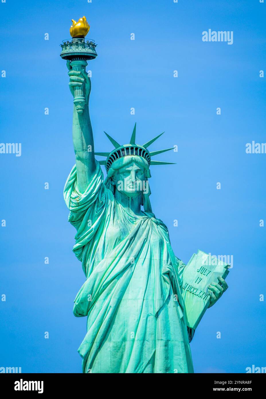 Freiheitsstatue an einem Sommertag Stockfoto