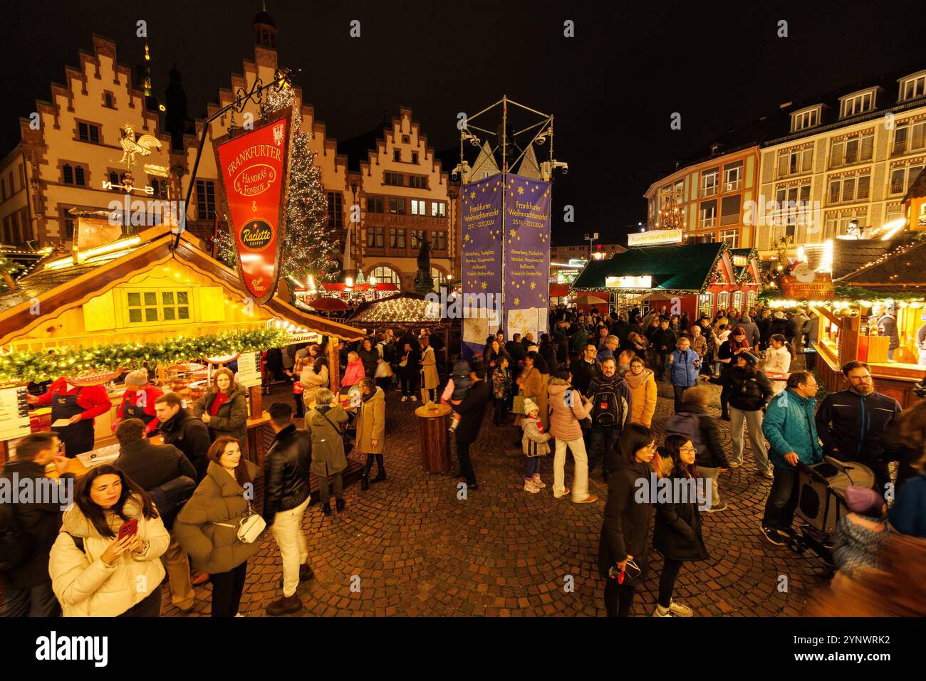 Zeitgeschehen: Frankfurter Weihnachtsmarkt, Frankfurt, 26.11.2024 Weihnachtsmarkt am Römerberg, Frankfurter Römer Impressionen von den Frankfurter Weihnachtsmärkte vorweihnachtliche Stimmung Glühwein Kultur Adventszeit 26.11.2024 Frankfurt Innenstadt Hessen Deutschland *** aktuelle Veranstaltungen Frankfurt Weihnachtsmarkt, Frankfurt, 26 11 2024 Weihnachtsmarkt am Römerberg, Frankfurt Römer Impressionen von den Frankfurter Weihnachtsmärkten Vorweihnachtliche Atmosphäre Glühwein Kultur Adventszeit 26 11 2024 Frankfurt Innenstadt Hessen Deutschland Copyright: XHessen Deutschland: XBEAUTIFHessen Deutschland Stockfoto