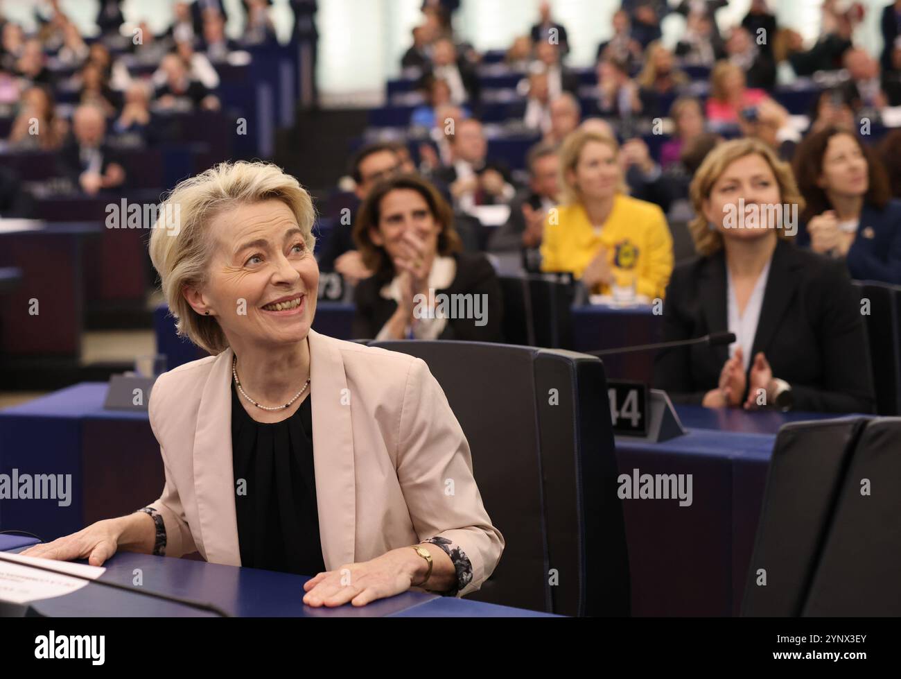 Frankreich, Straßburg. November 2024. Ursula von der Leyen (CDU), Präsidentin der Europäischen Kommission, reagiert auf die Abstimmung im EU-Parlament. Die Europaabgeordneten hatten über die Zusammensetzung der neuen EU-Kommission unter der Leitung von der Leyen abgestimmt. Foto: Philipp von Ditfurth/dpa Credit: dpa Picture Alliance/Alamy Live News Stockfoto