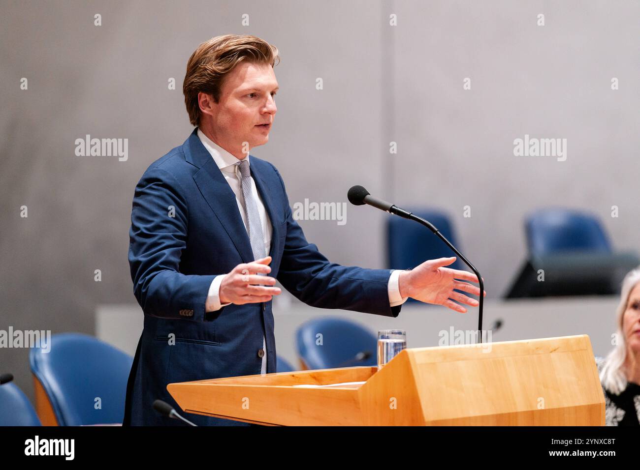 26. NOVEMBER 2024 Niederländisch Tweede Kamer Kinder Fragestunde DEN HAAG, NIEDERLANDE - 26. NOVEMBER: Ruben Brekelmans VVD während der Kinderfragestunde in der Tweede Kamer am 26. November 2024 in den Haag Tweede Kamer Niederlande Inhalte können nicht direkt oder indirekt über Dritte weiterverbreitet werden. Copyright: XJohnxBeckmannx Stockfoto