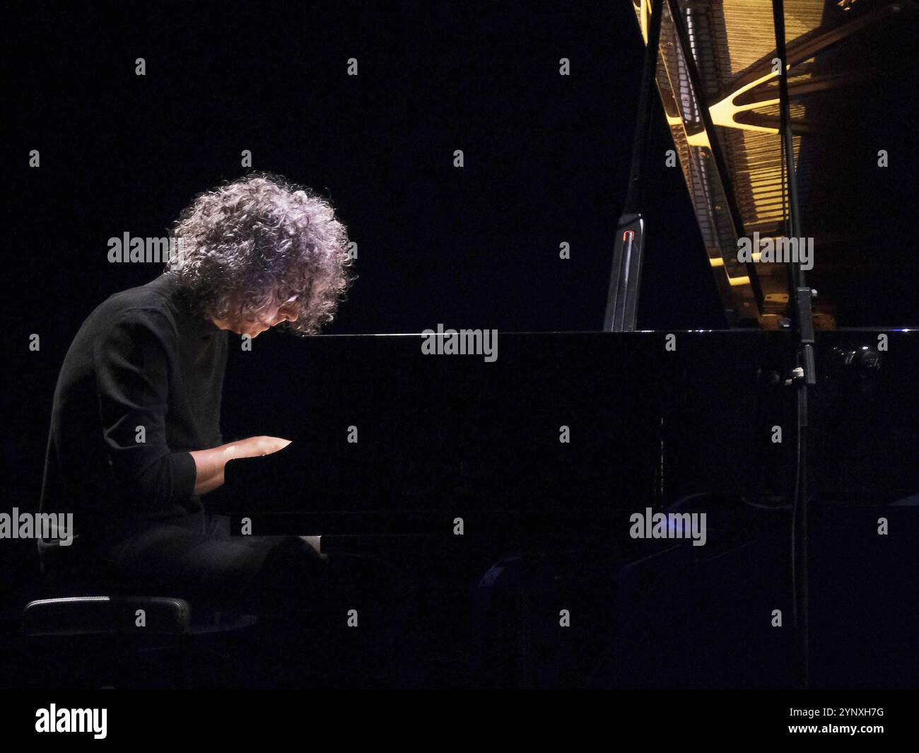 Giovanni Allevi während GIOVANNI ALLEVI - PIANO SOLO TOUR 2024, italienisches Sängermusikkonzert in Verona, Italien, 25. November 2024 Stockfoto