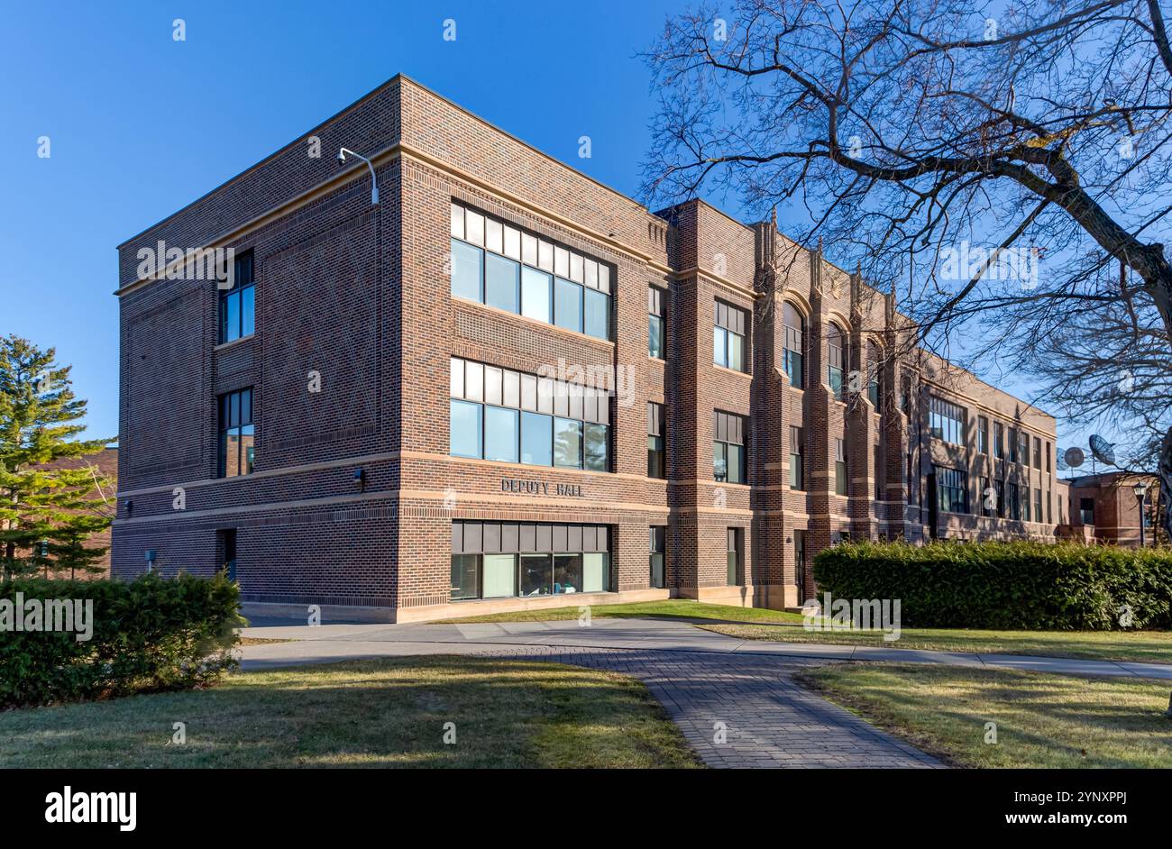 BEMIDJI, MN, USA, 17. NOVEMBER 2024: Deputy Hall an der Bemidji State University. Stockfoto