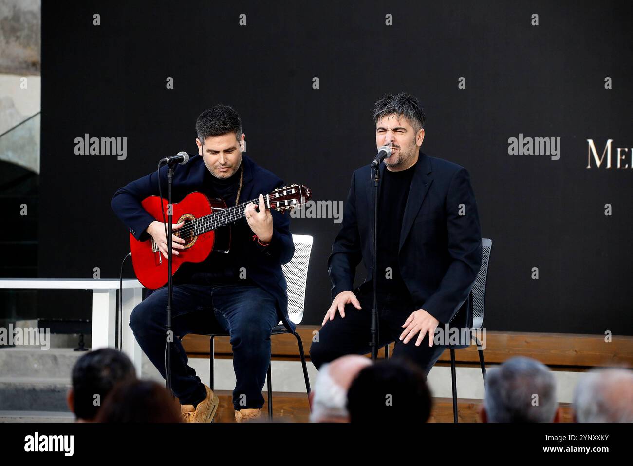 Sevilla, Spanien. November 2024. David Munoz, Jose Manuel Munoz aus Estopa nimmt am 27. November 2024 in Sevilla, Spanien, an der Verleihung der Gold Medals of Merit in Fine Arts 2023 im Kulturzentrum „Real Fabrica de Artilleria“ Teil. Quelle: Album/Alamy Live News Stockfoto