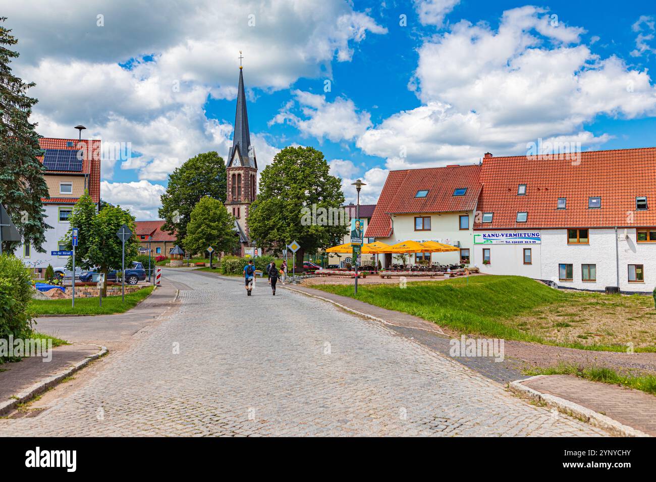 EISENACH, THÜRINGEN, DEUTSCHLAND - CA. JUNI 2024: Hoerschel an der Werra als Startpunkt des Rennsteigs in Thüringen. Stockfoto